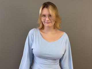 Live Chat with ElmaGrothen on XLoveCam