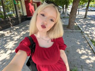 Live Chat with YaelOverman on XLoveCam
