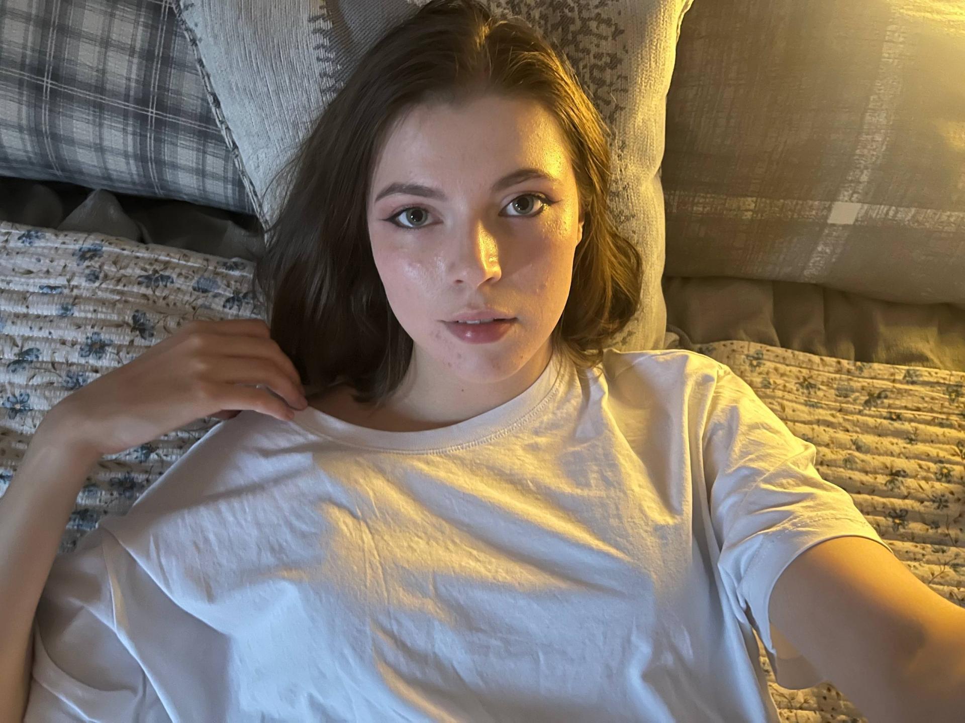 webcam model LoriKai from XloveCam webcam model LoriKai from XloveCam