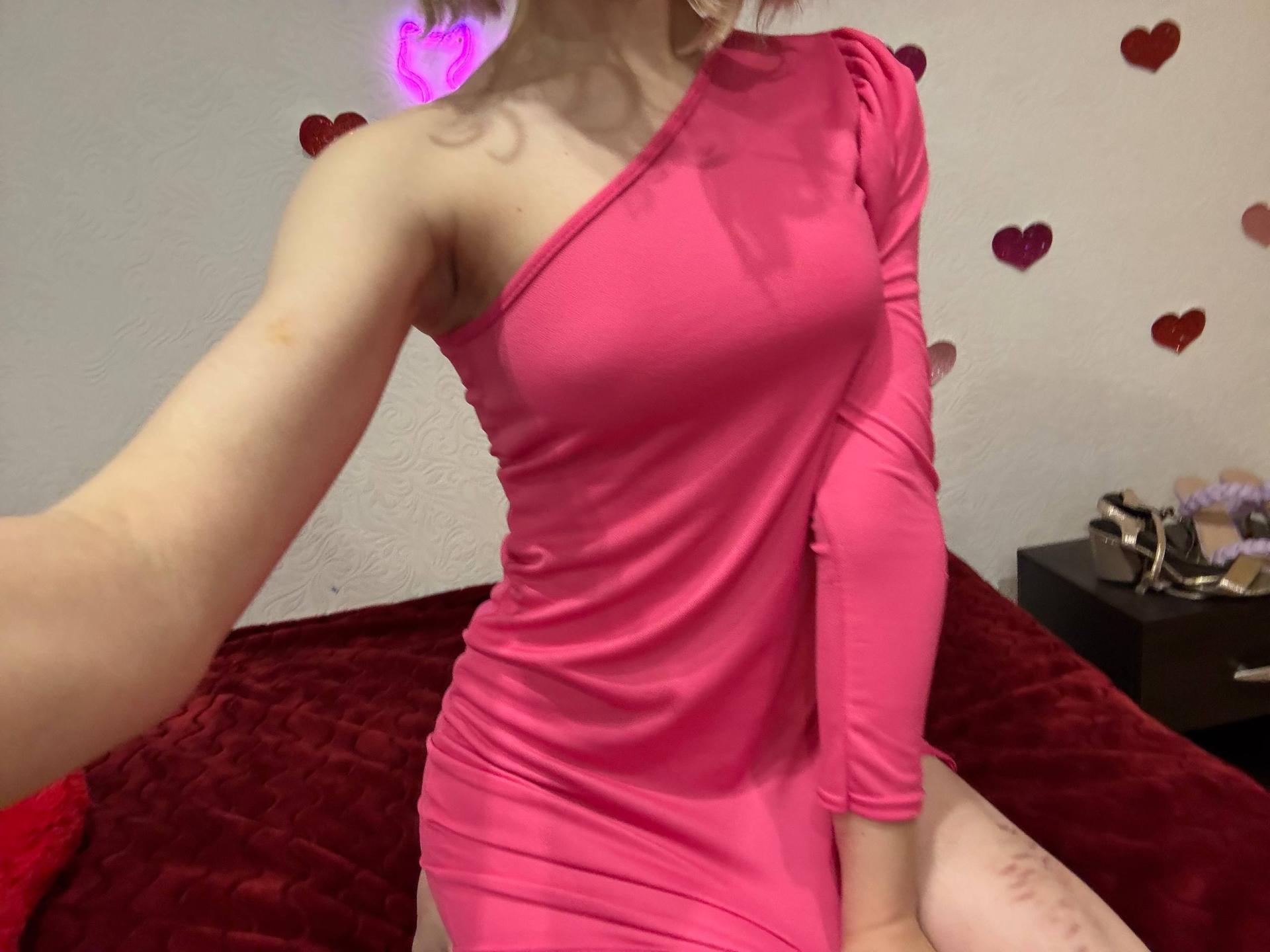 webcam model MiyaLiya from XloveCam webcam model MiyaLiya from XloveCam