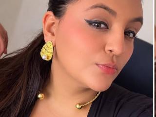 ArianaHills Live Chat on XLoveCam