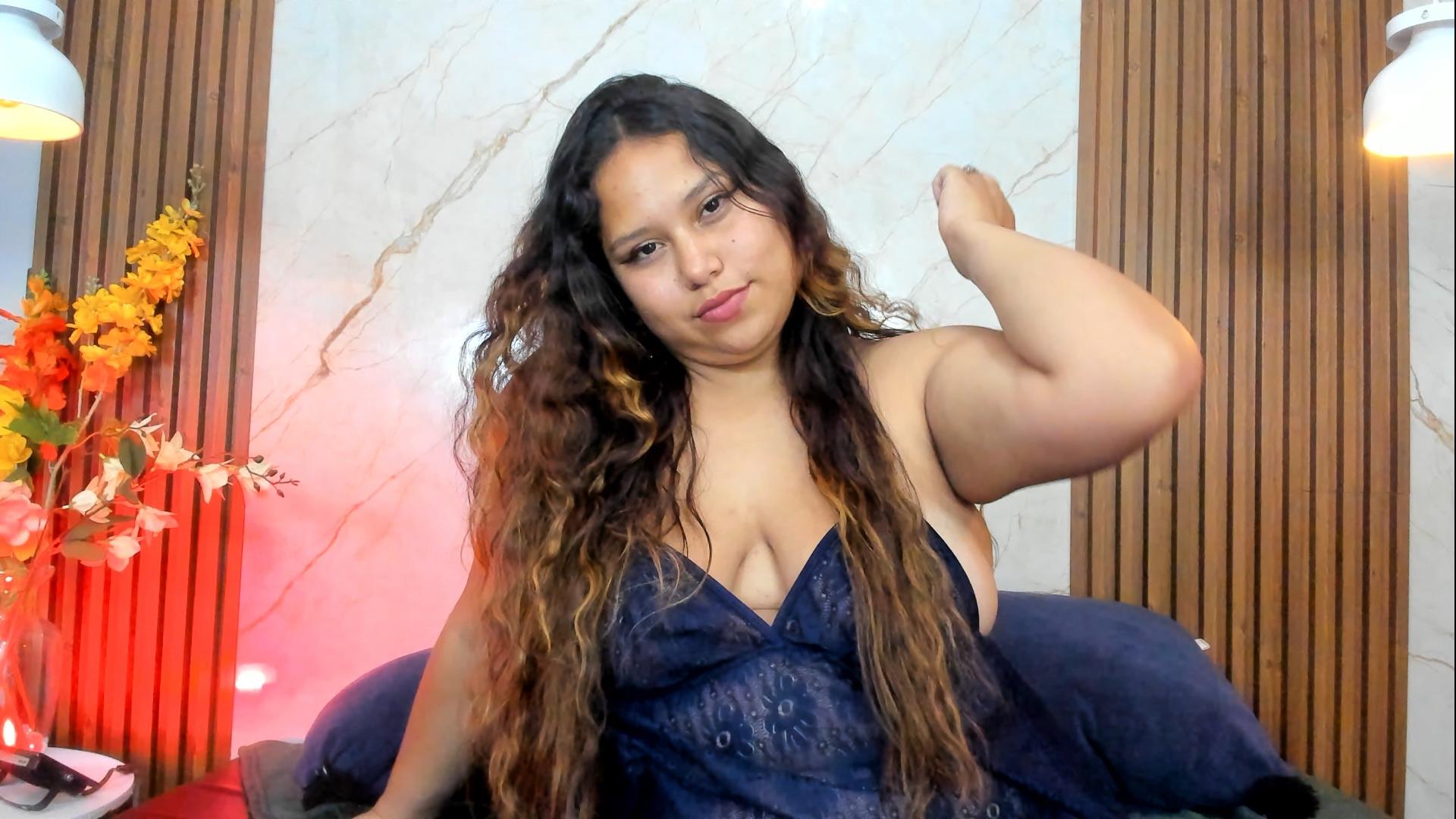 webcam model AnnyaMartinez from XloveCam webcam model AnnyaMartinez from XloveCam