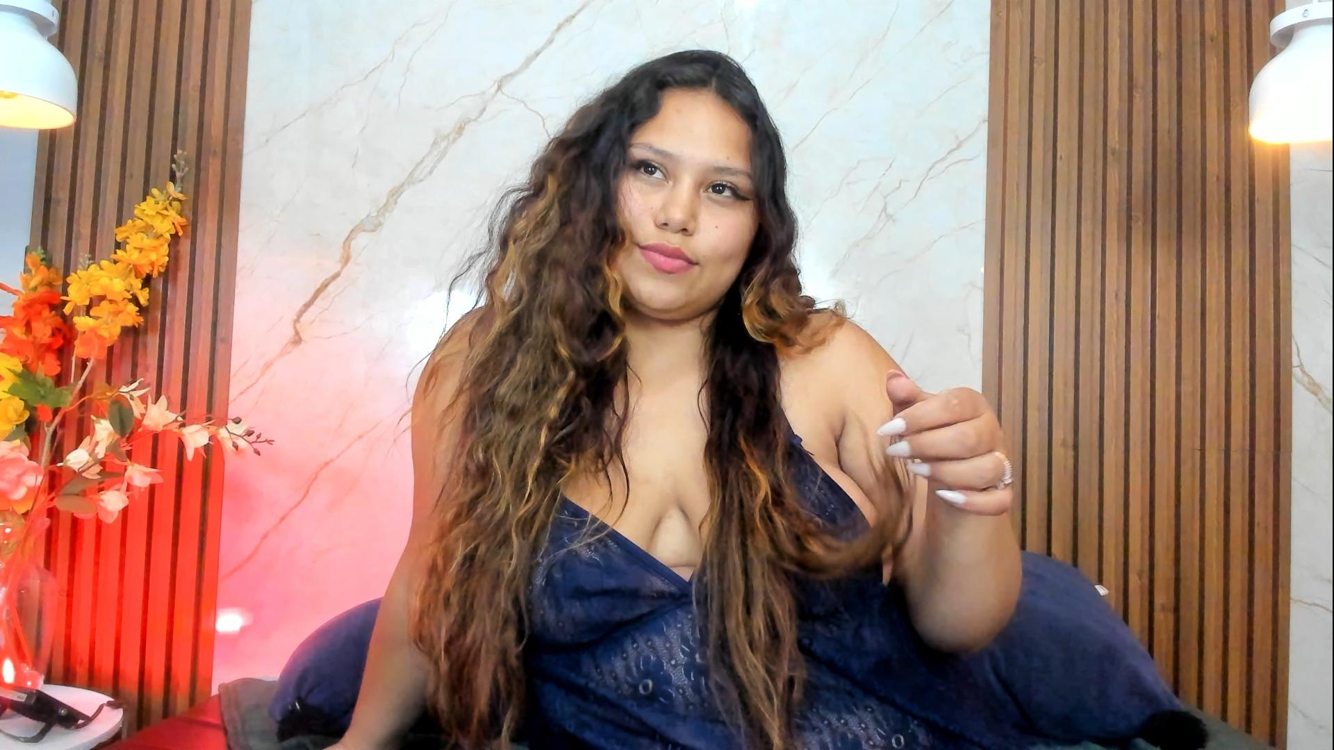 webcam model AnnyaMartinez from XloveCam webcam model AnnyaMartinez from XloveCam