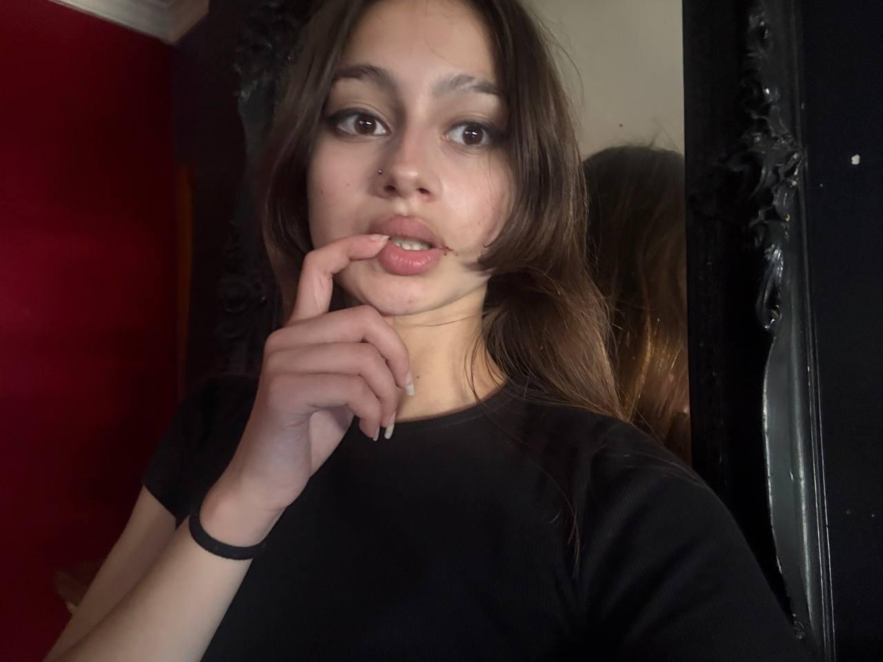 webcam model BernadineMelysa from XloveCam webcam model BernadineMelysa from XloveCam