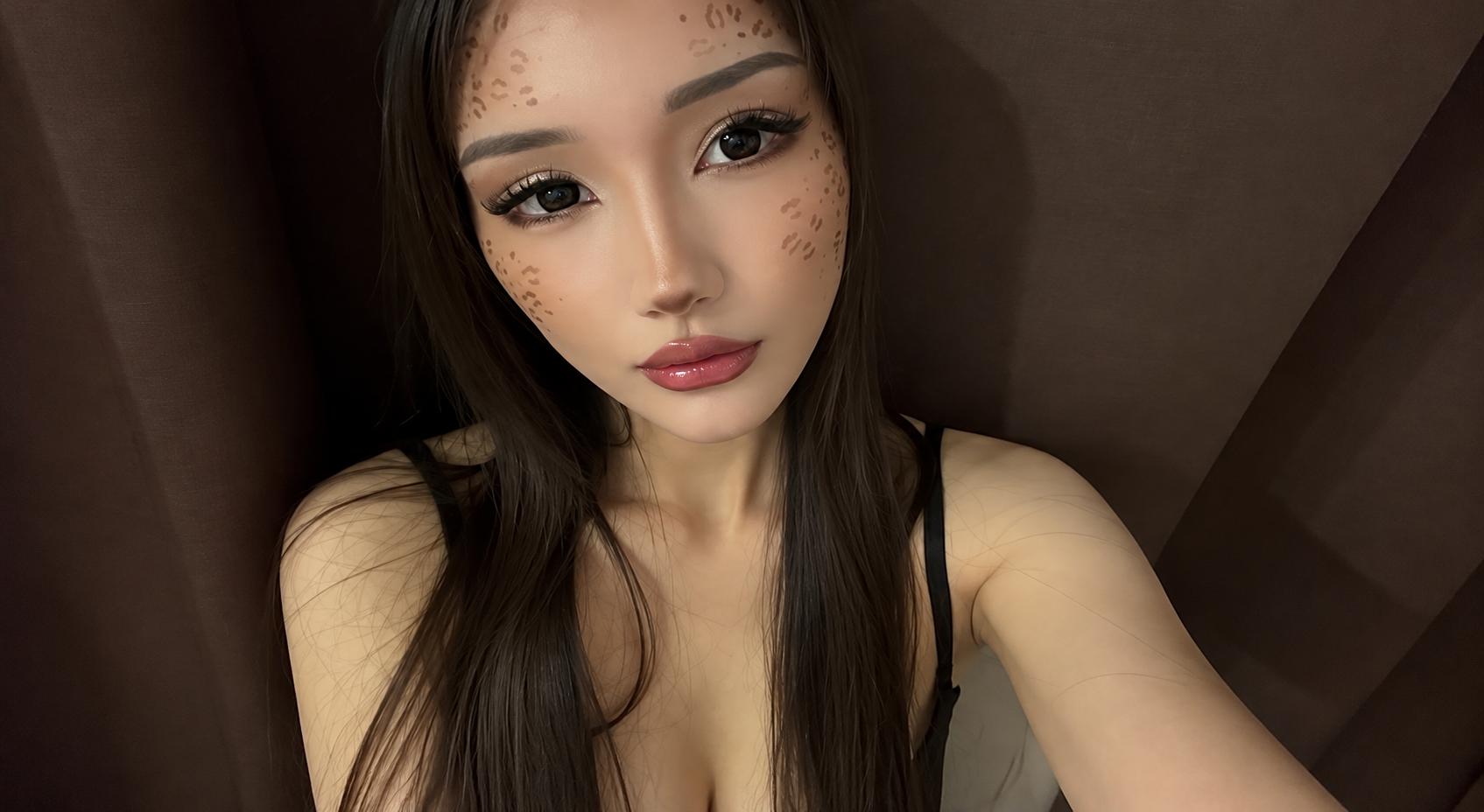 webcam model ShontaPasserino from XloveCam webcam model ShontaPasserino from XloveCam