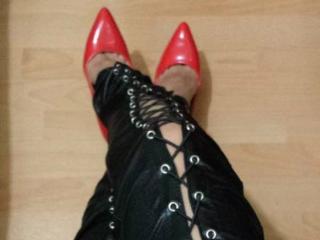 Zebra MILF Live - Photo 19/19