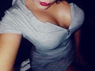 CanelleBom live cam model at XLoveCam