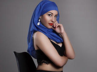 Aisha t-girl Muslima Hijab