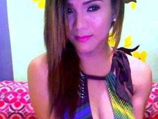 BelleKellyTs live cam model at XLoveCam