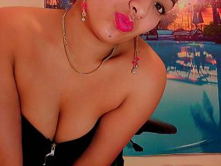 LiliSweett - Sexy live show with sex cam on XloveCam®