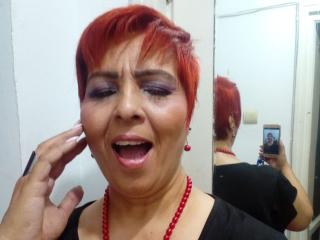 YourNaughtyHotWife - Chat sexy avec cette MILF ayant des gros seins  