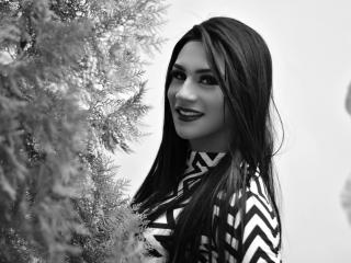 Meliina - Video chat exciting with a trimmed pussy Shemale 