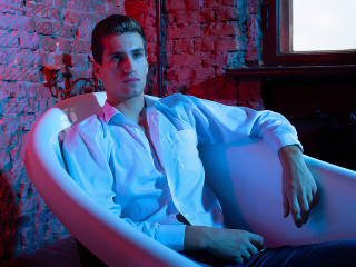 WillTurNet - Chat cam sexe avec un Couple Homme à la chevelure brune  