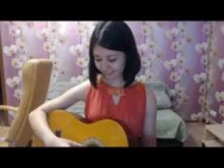 RedMoonGirl - Live cam hot avec une Sensationnelle jeune camgirl sexy à la poitrine minimale sur la plateforme XLove.com 