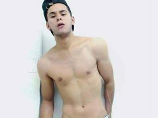 DerrickBigX - Webcam live sexy with this latin Boys couple 