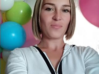 SueShine Blowjob XXX Cams - Photo 9/9