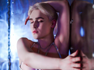 RobbyHot - Live sex cam - 7700084