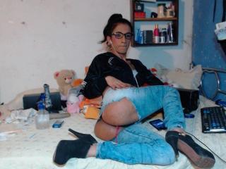 Watch Daslyroze69 live on cam at XLoveCam