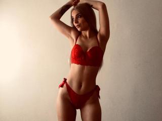 JuliCandy live cam model at XLoveCam