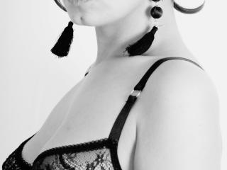 Zazazelle MILF Live - Photo 9/16
