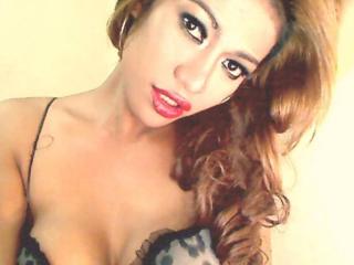 HugeKatarina live cam model at XLoveCam