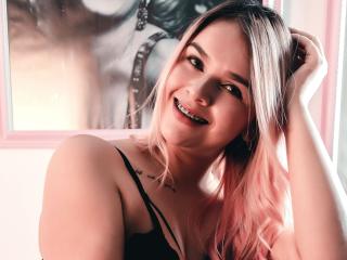 ValerieStone - Chat cam hard with a shaved private part Sex college hottie 