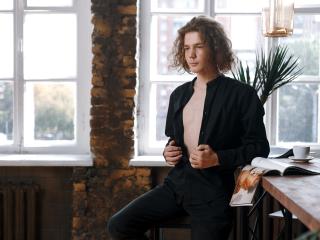 RobertWhites - Live Sex Cam - 8532408