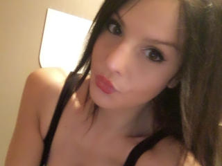 Sloaneswan Blowjob XXX Cams - Photo 6/7