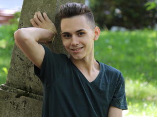 KevinDelvin - Live sex cam - 8757828