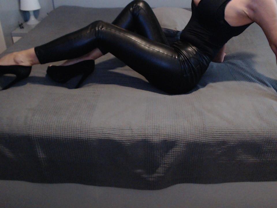 PrettyEllen — live cam photo 1
