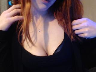 Webcam model LilouLove from XLoveCam
