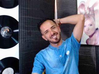 ThomasGerard live cam model at XLoveCam