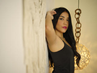 Webcam model MeganMilano from XLoveCam