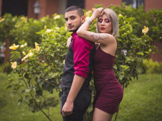 SusiAndMat Blowjob XXX Cams - Photo 7/74