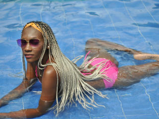 UmaWilliam Blonde Porn - Photo 10/36