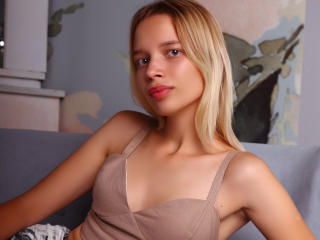 Webcam model NatashaViolet from XLoveCam