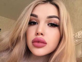 Model BamObola'in seksi profil resmi, çok ateşli bir canlı webcam yayını sizi bekliyor!