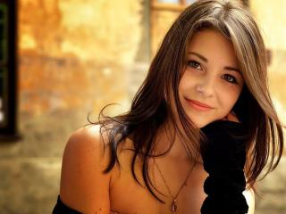 Foto de perfil sexy da modelo YourRadiantAngel, para um live show muito quente!