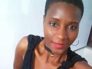 صورة ملف جنسية مثيرة  للموديل SarahBaxley، للقيام بعرض مباشر مثير جدا بواسطة كاميرا الويب كام!