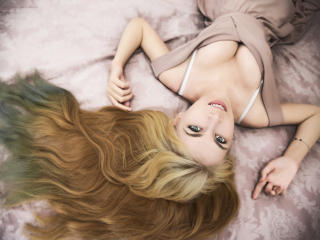 매우 야한 라이브 웹캠 쇼를 하는 AIiceNoel의 섹시한 프로파일 포토!