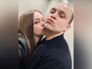 Foto de perfil sexy da modelo ColinXHot, para um live show muito quente!