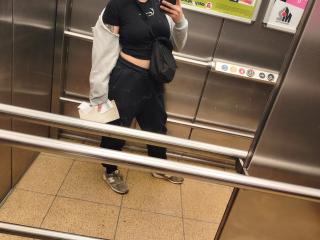 Leonora-hot