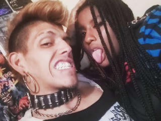 Foto de perfil sexy da modelo IsakandIsis, para um live show muito quente!