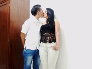 Foto de perfil sexy da modelo KylieandCris, para um live show muito quente!