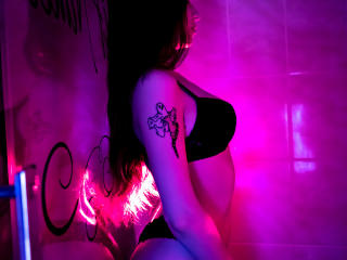 Foto de perfil sexy da modelo AileenMonroe, para um live show muito quente!